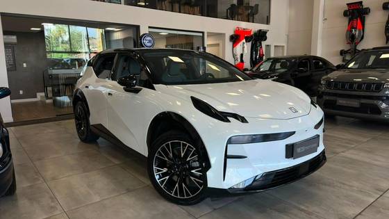 ZEEKR X 66 KW ELÉTRICO FLAGSHIP AWD ZEEKR X 66 KW ELÉTRICO FLAGSHIP AWD